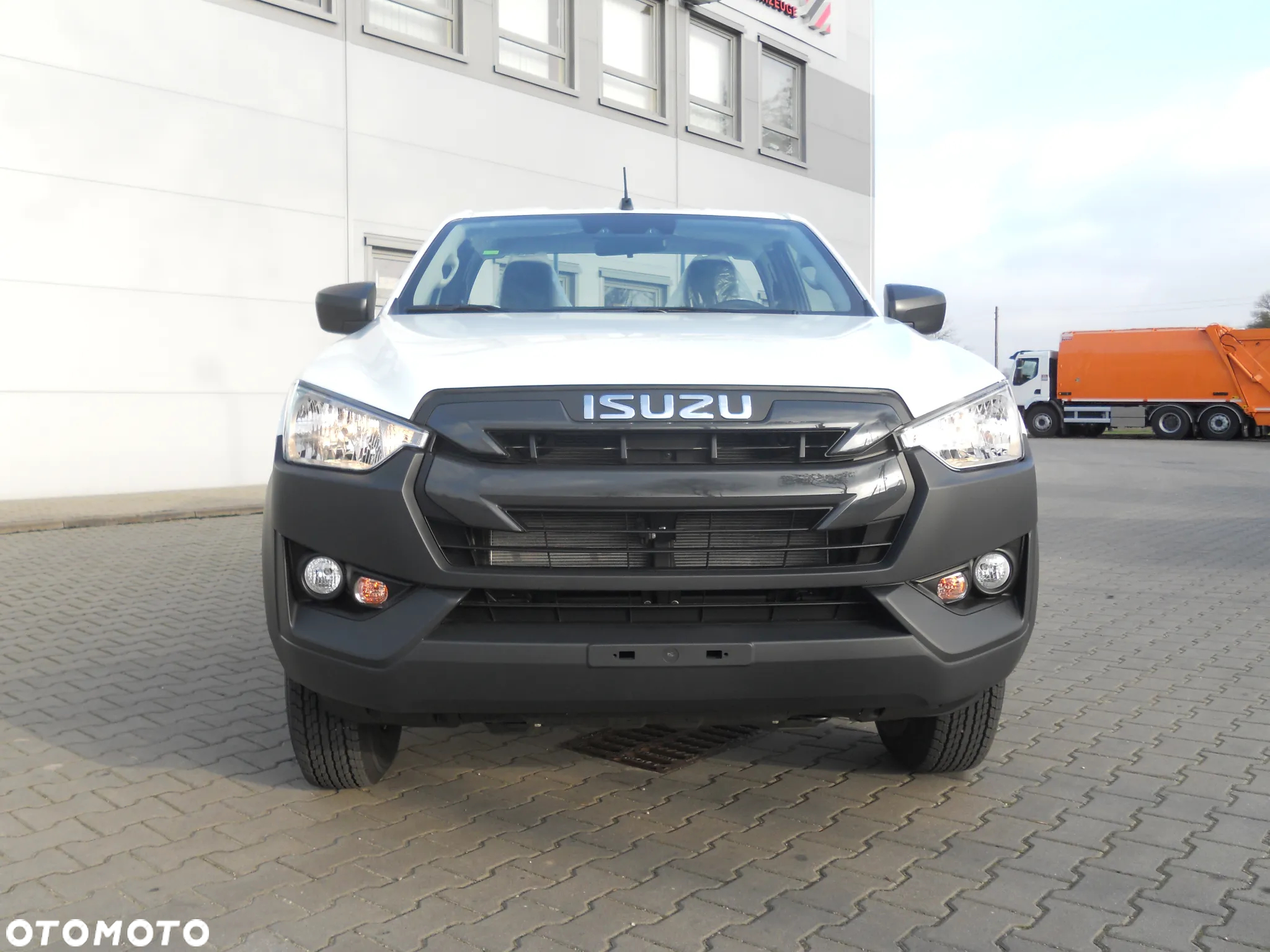 Isuzu D-Max 1.9 SC L - 4