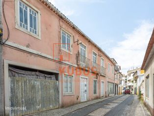 Prédio Urbano na Zona Histórica de To...