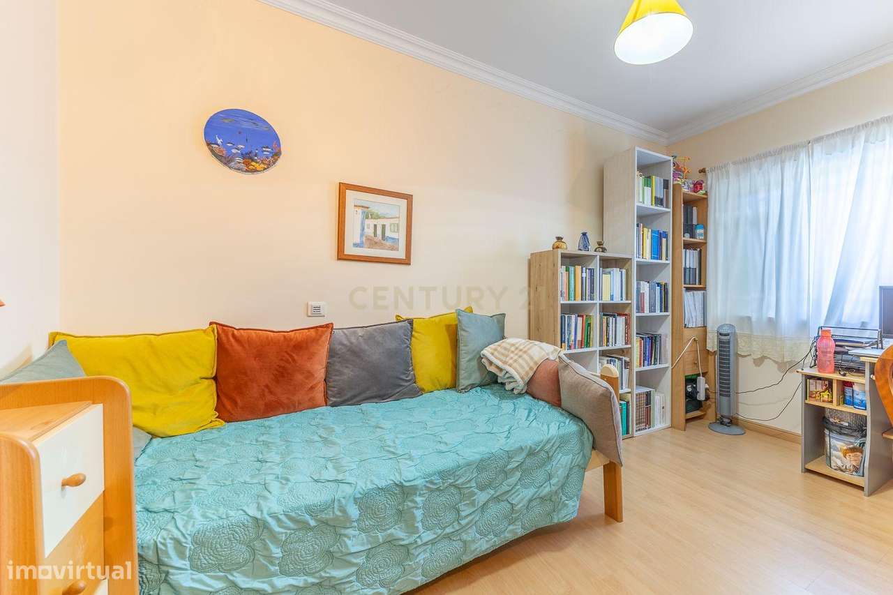 Moradia em Banda T4 | 3 Pisos | Aldeia de Paio Pires 490.000 € | 249 m-27