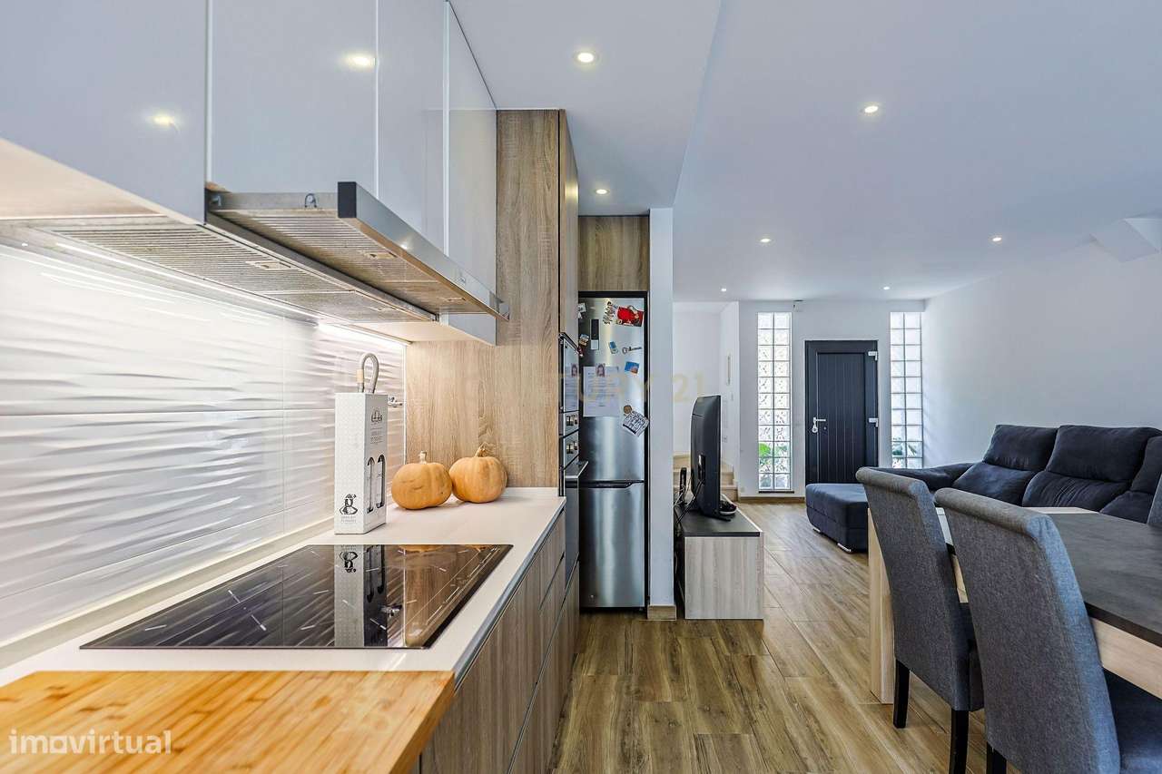 Moradia  T2 com aproveitamento de Sótão no Viso - Grande imagem: 3/38