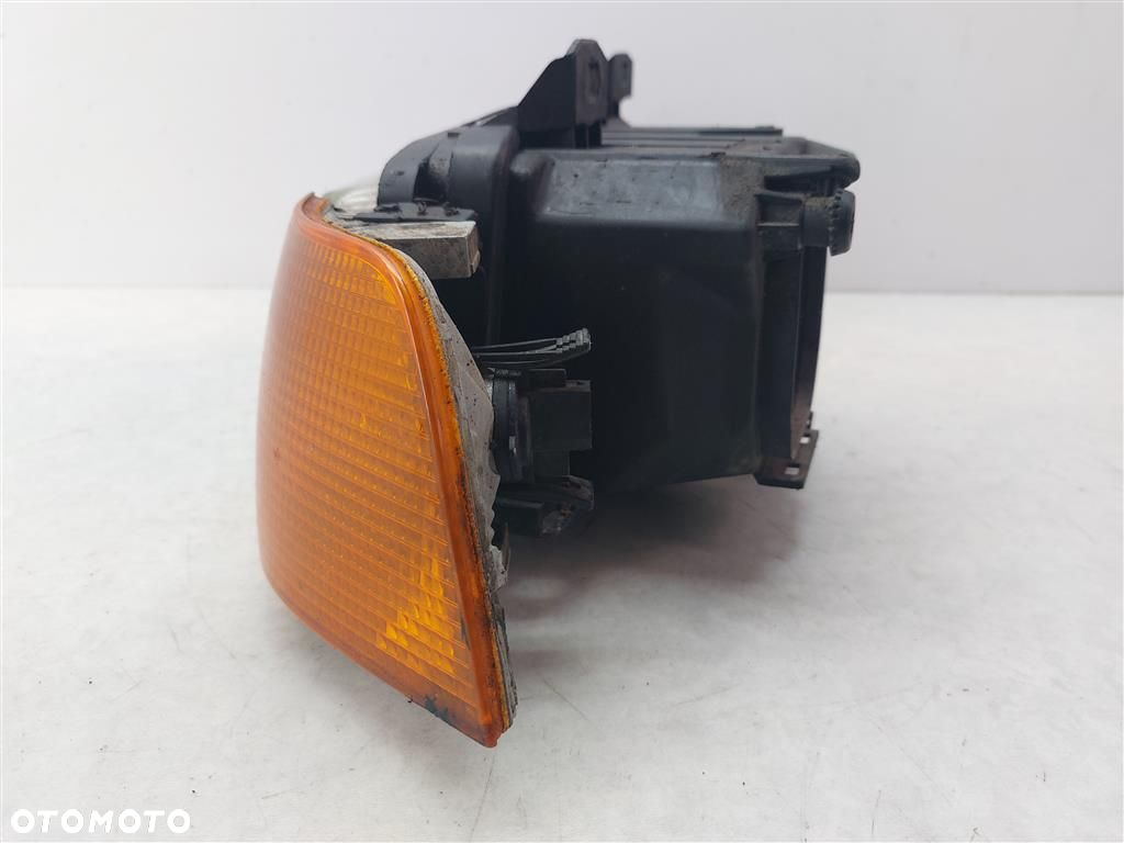 Reflektor lampa przód lewa BMW Seria 3 E36 1995R - 2