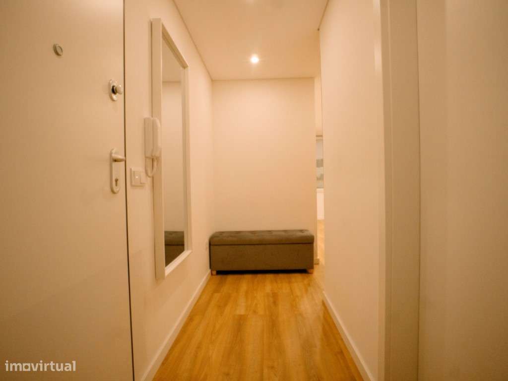 Apartamento T2 totalmente remodelado Baixa da Banheira-8