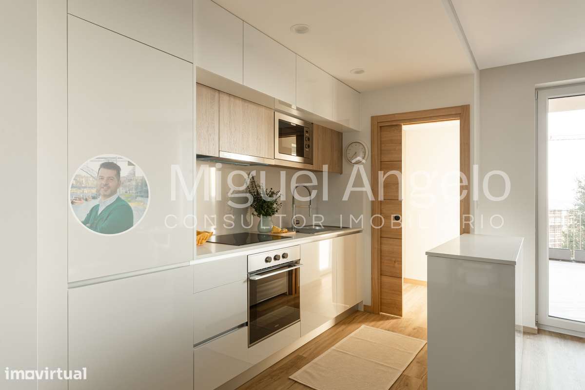 T2  com suíte e varanda no Egas Moniz IV — acabamentos premium - Grande imagem: 2/13