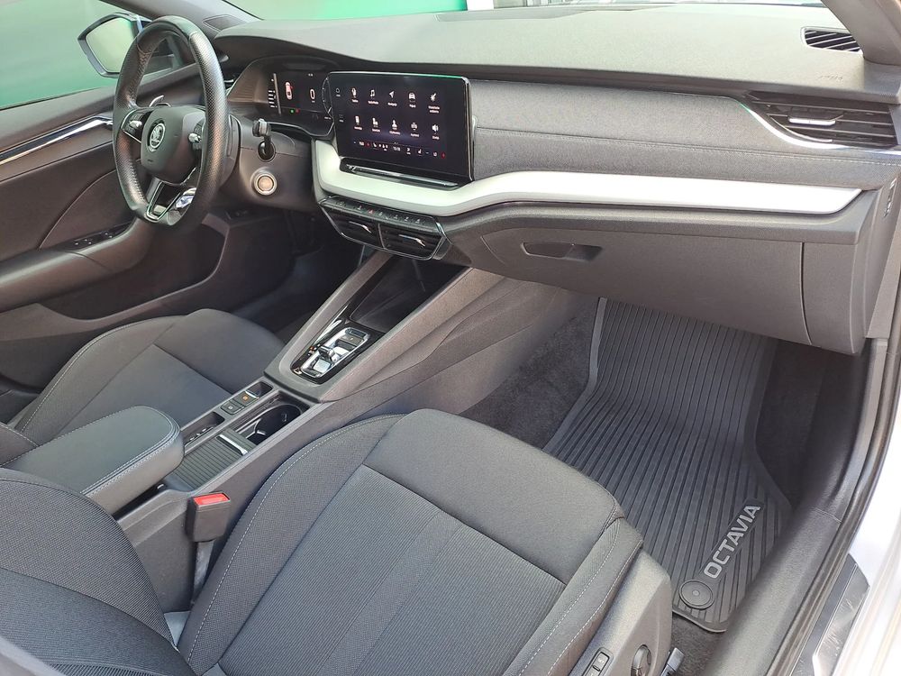 SKODA OCTAVIA 1.5eTSI 150KM Hak Virtual Martwe pole ACC Manetki Ambiente Elek.fotele