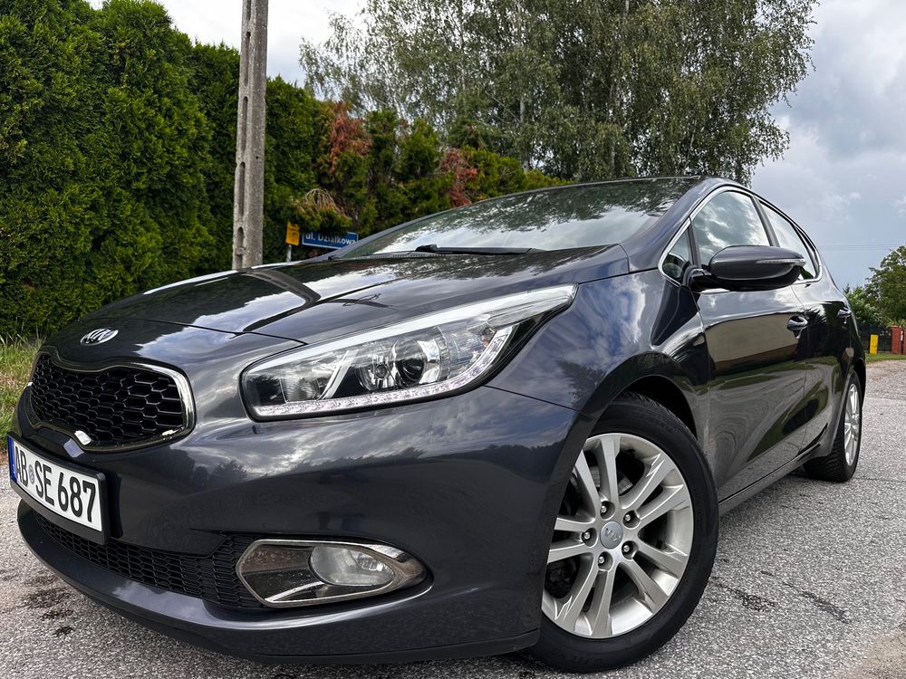 Kia Ceed II (2012-) 1.6 CRDi 128 ISG Platinum Edition 2012