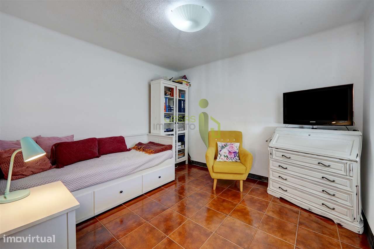 Moradia Clássica T3 transformada em T4, em Rio de Mouro, Sintra-45