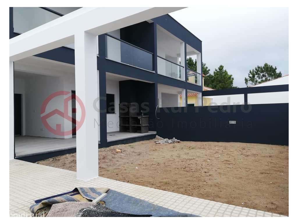 Moradia geminada de construção nova, em Fernão Ferro - Grande imagem: 2/21