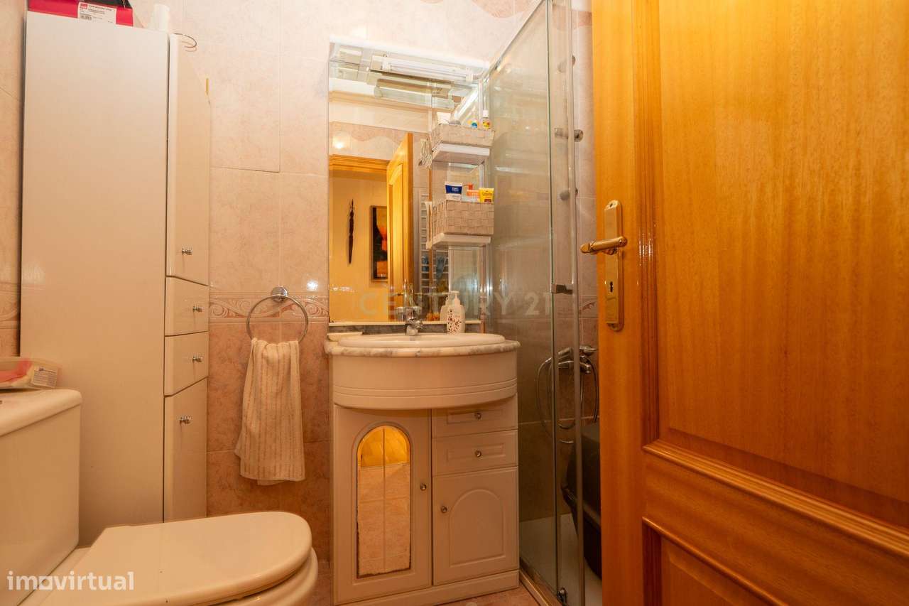 Fantástico T3, Na rua Abel Manta  em Odivelas-14