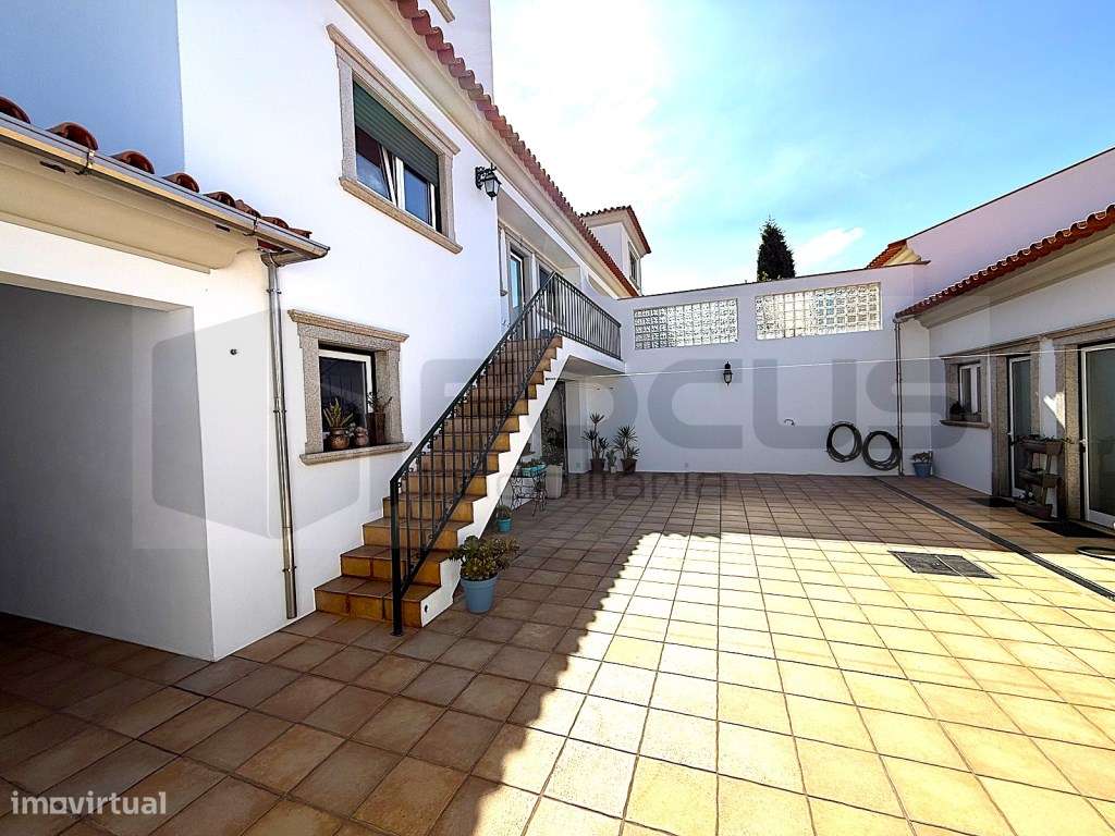 Espaçosa moradia T4 para venda em Esgueira - Grande imagem: 5/57