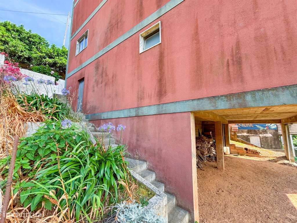 Moradia M5 com garagem em zona de Ceira-21