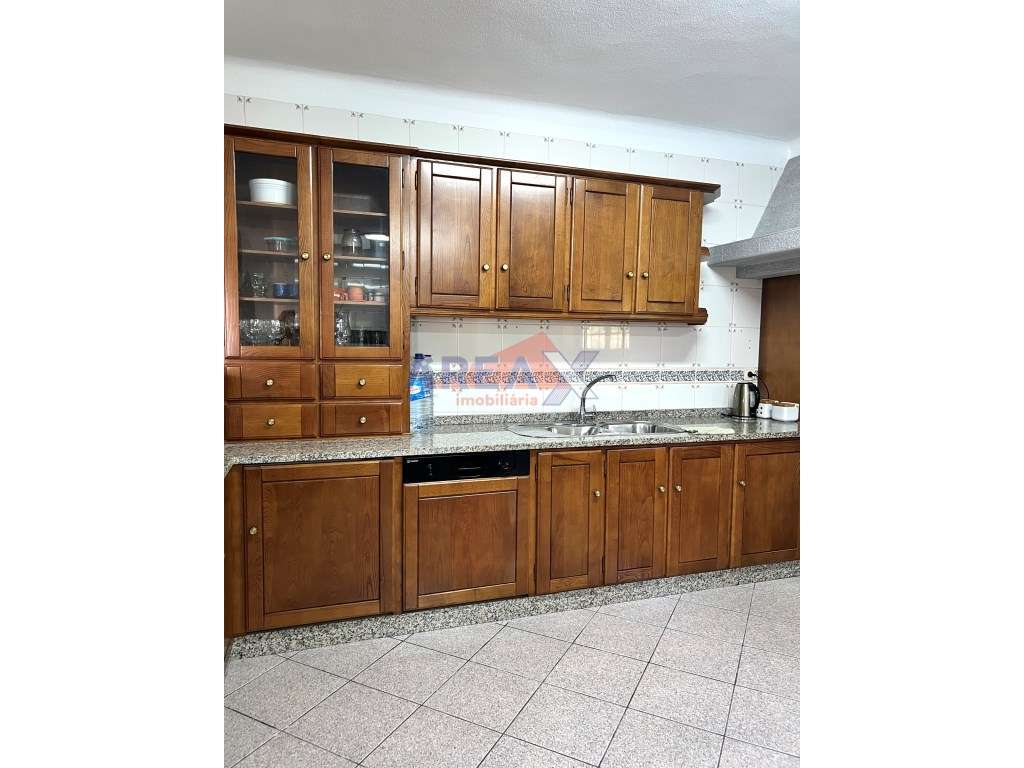 MORADIA BI-FAMILIAR-19