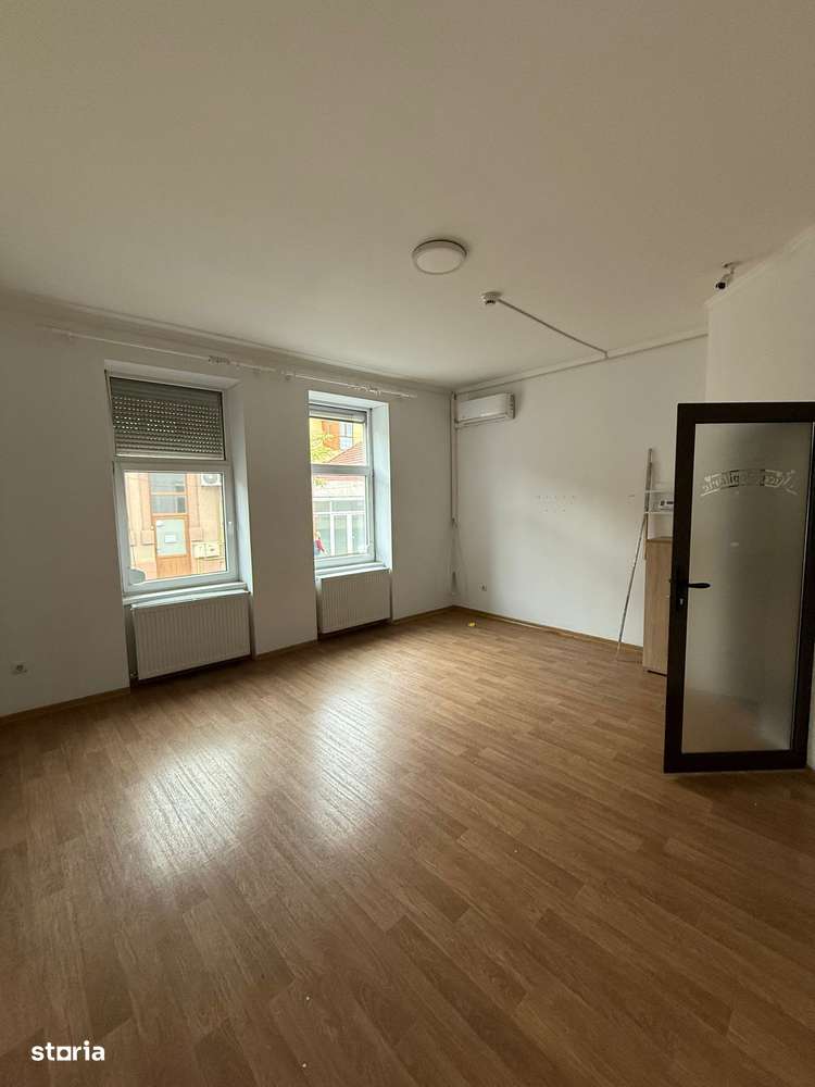 Casă S+P+M de Închiriat, Centru Satu Mare - 270 mp Utili - Imagine principală: 5/10