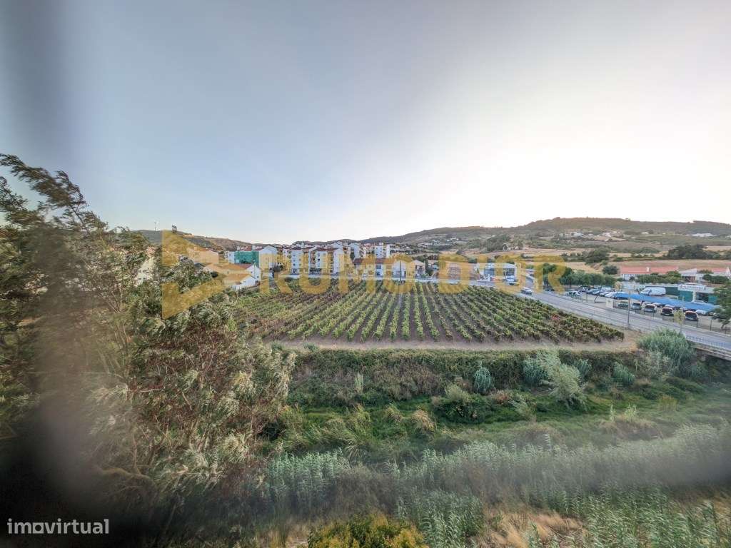 Arruda Dos Vinhos,T3 com parqueamento e arrecadação - Grande imagem: 4/9