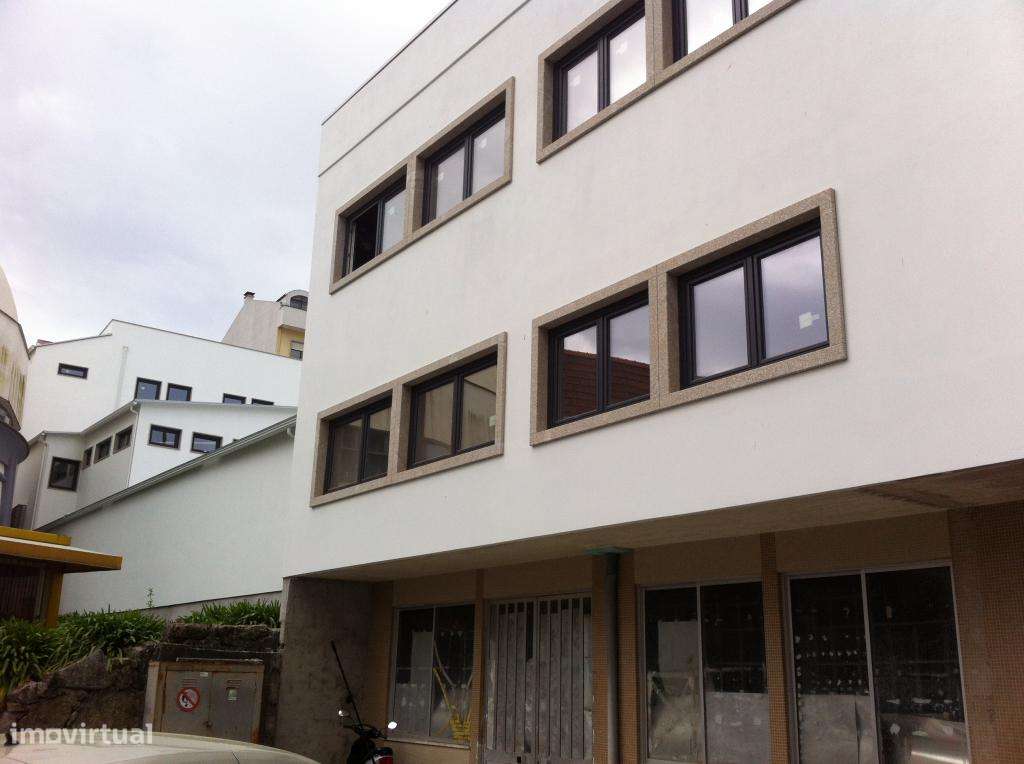 Complexo comercial e habitacional - Grande imagem: 2/6