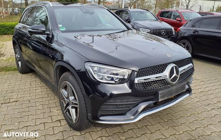 Mercedes-Benz GLC 300 e 4Matic 9G-TRONIC AMG Line - 4