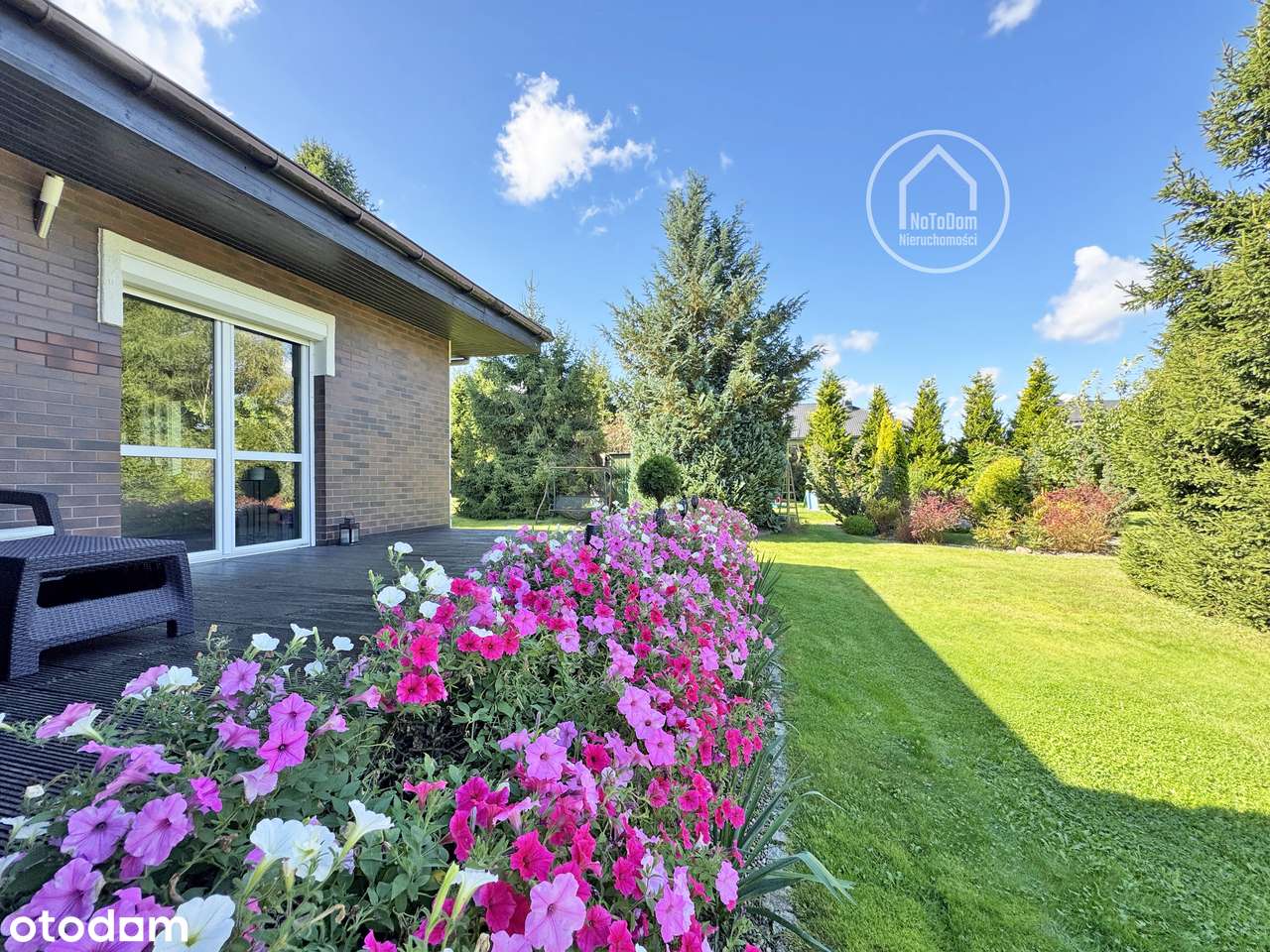 Dom Parterowy na pięknie zagospodarowanej działce w Łosinie-3