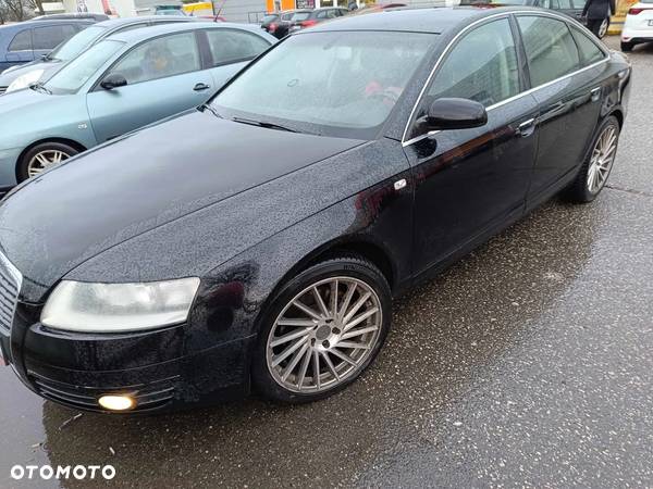 Audi A6 2.4 - 1