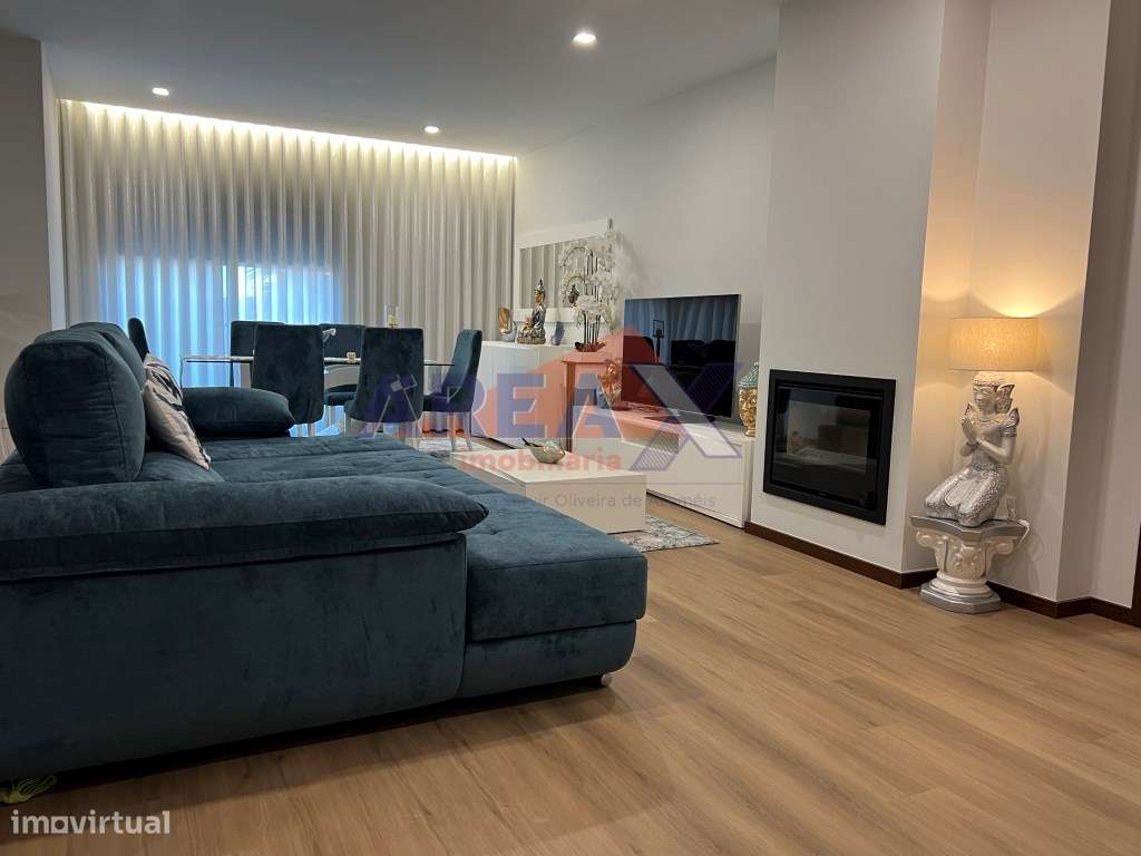 T2 Exclusivo | Semi-Novo | Oliveira de Azeméis - Grande imagem: 2/39