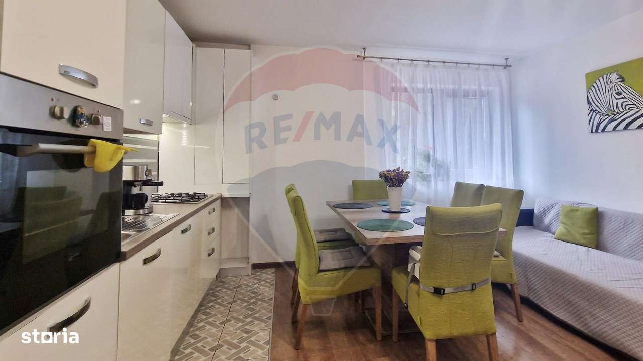 Apartament de vanzare 3 camere , zona Vivo-12