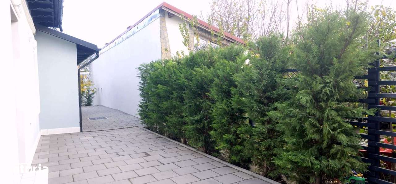 Casă renovată integral – ideală pentru activități profesionale - Imagine principală: 2/17