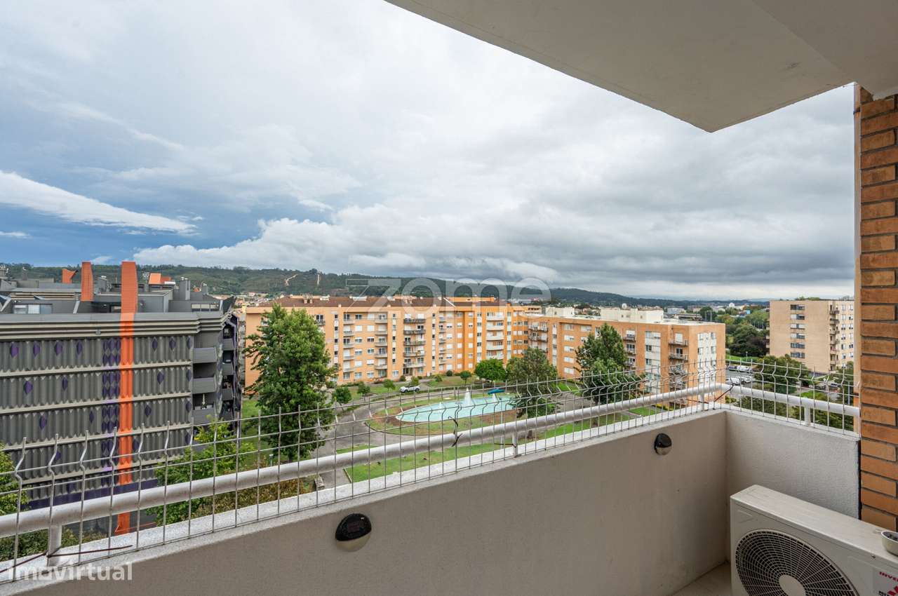 Apartamento T3 com varandas, em Valongo-16