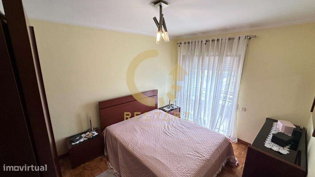 Apartamento T2 (Av da Carvalha - Rio Tinto)-7