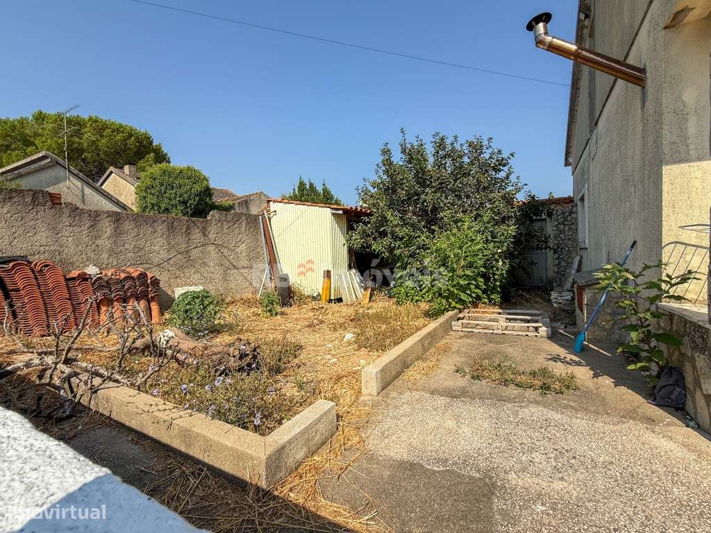 Moradia T2 com anexo e garagem e terreno - Delongo, Tomar - Grande imagem: 5/27