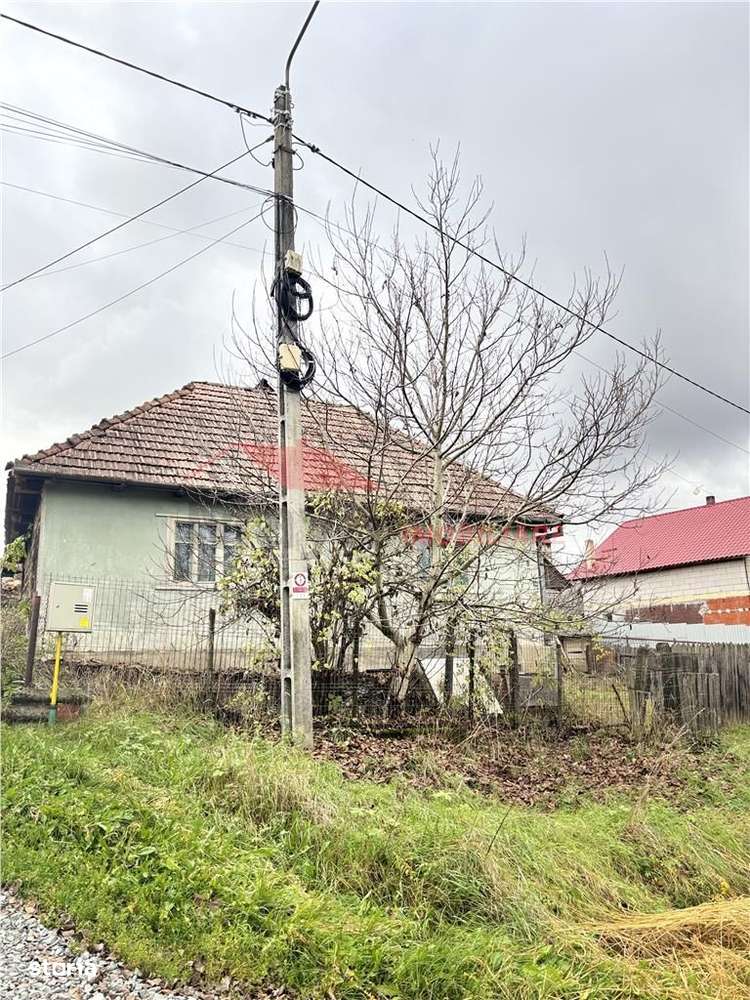 Casa batraneasca cu 33 ari teren, Ghinda-1