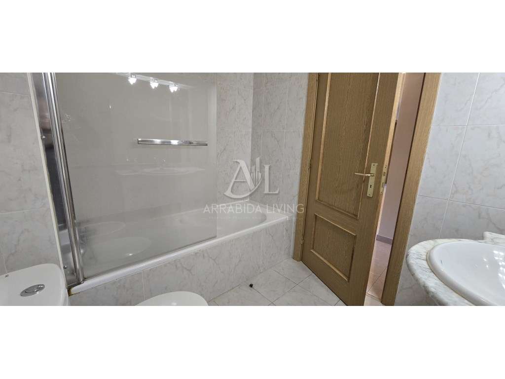 Apartamento T3 com otimas áreas a 5 minutos da Avenida Luisa Todi-23