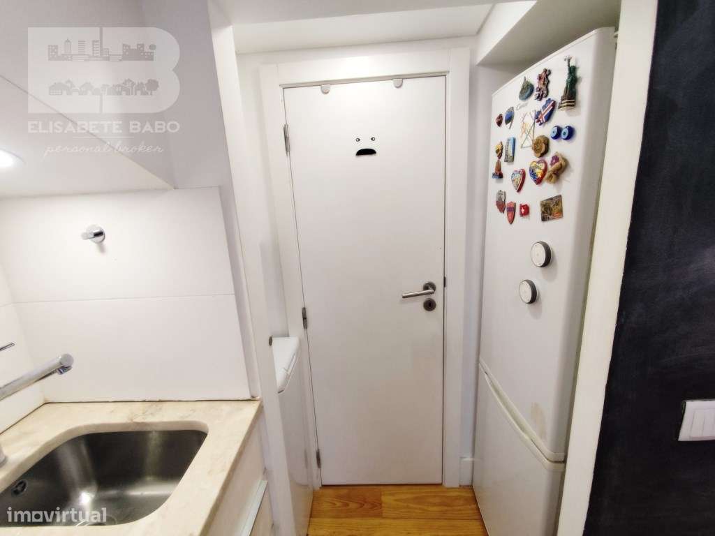 **Apartamento T1 em Campolide com Vista Deslumbrante sobre Monsanto**-32