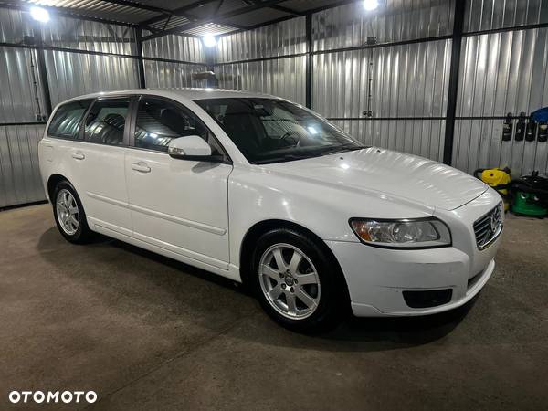 Volvo V50 DPF D2 Momentum - 1