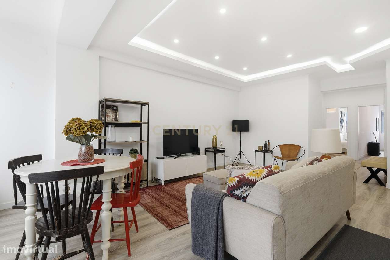 Apartamento T2 Renovado em Zona Premium de Lisboa - Grande imagem: 3/14