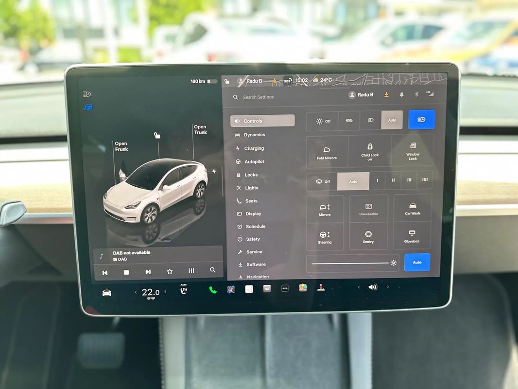Tesla Model Y Long Range Dual Motor AWD - 21