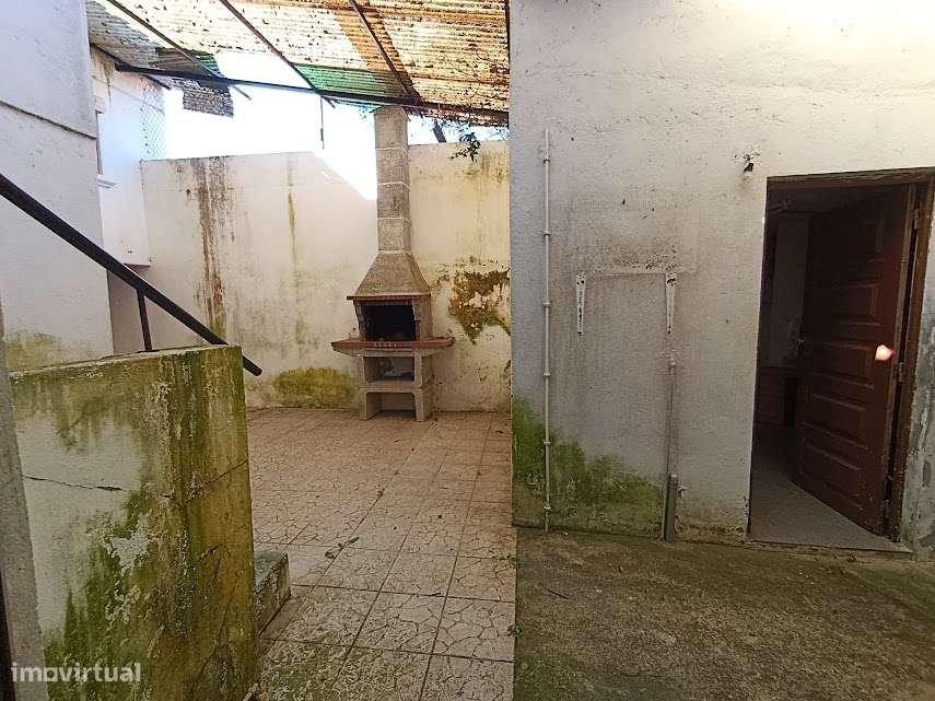 Moradia T4 p/remodelar, Póvoa, Figueira de Lorvão, a 20 km de Coimbra-16