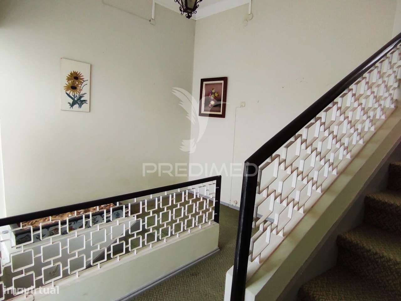 Moradia T4 com 2 pisos independentes - habitação e antigo espaço co... - Grande imagem: 5/37