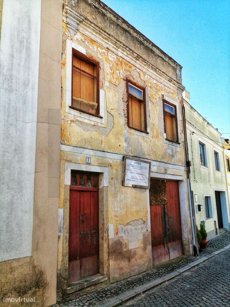 Prédio para Renovação com Vista Serra – Excelente Oportunidade no Cent - Grande imagem: 2/6