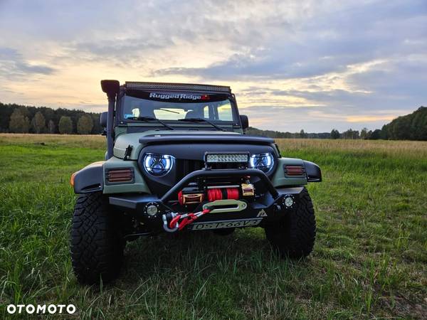 Jeep Wrangler 2.5L - 11