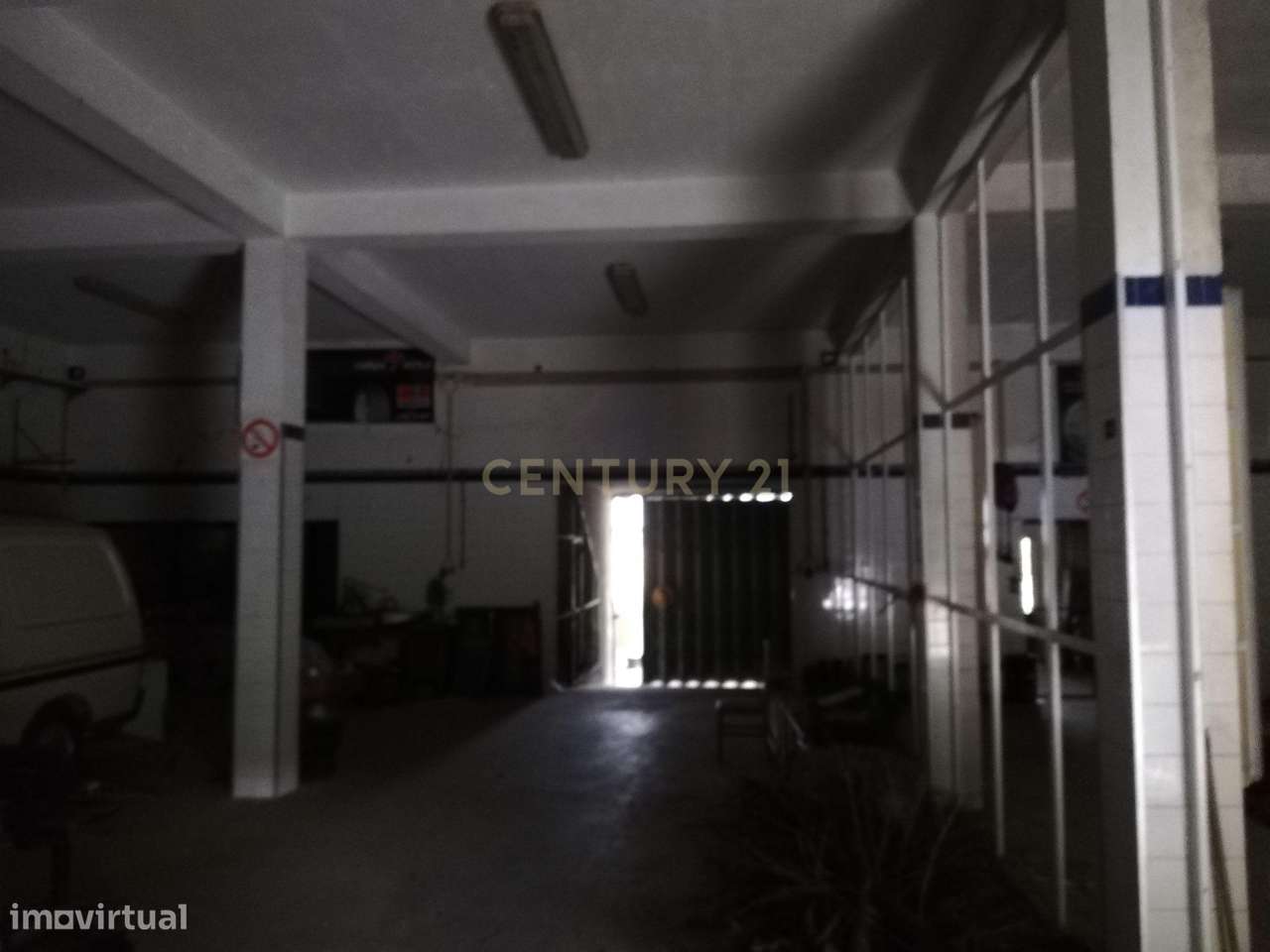 Armazém Multifuncional com Bomba de Combustível - Grande imagem: 4/8