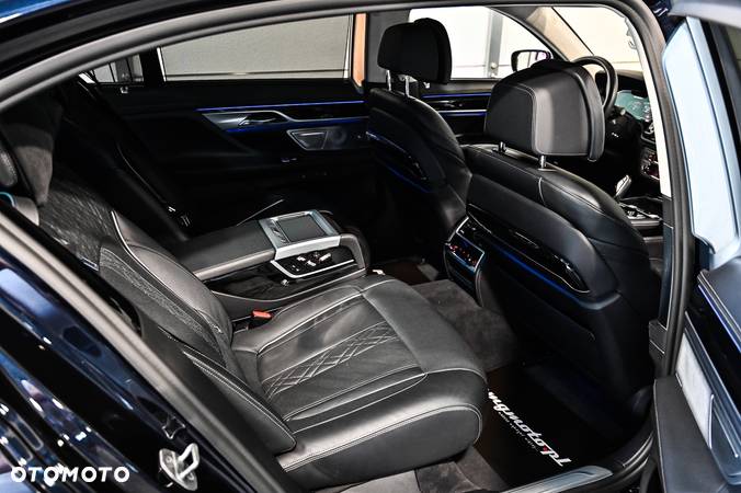 BMW Seria 7 M760Li xDrive - 20