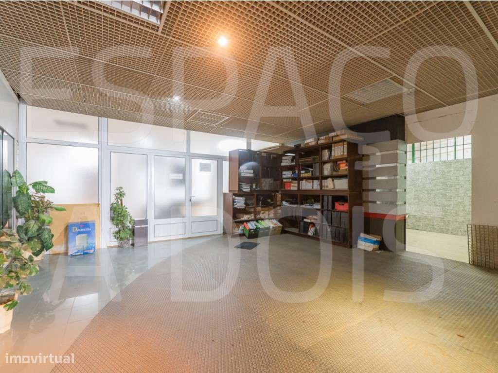 Armazém Amplo; com 2 Pisos! Boa Localização, próximo do Centro da A... - Grande imagem: 4/60