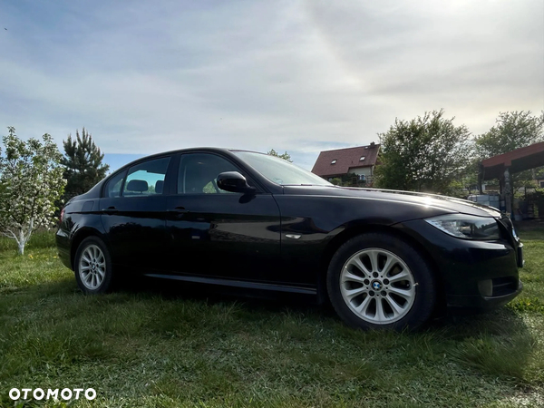 BMW Seria 3 318i - 4