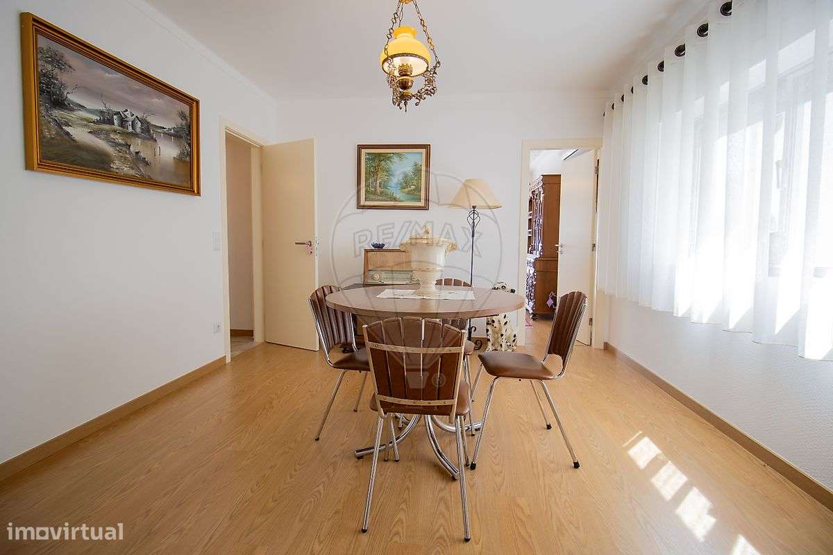 Moradia T6 para venda-9