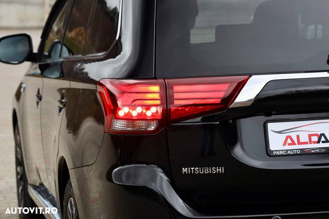 Mitsubishi Outlander - 34