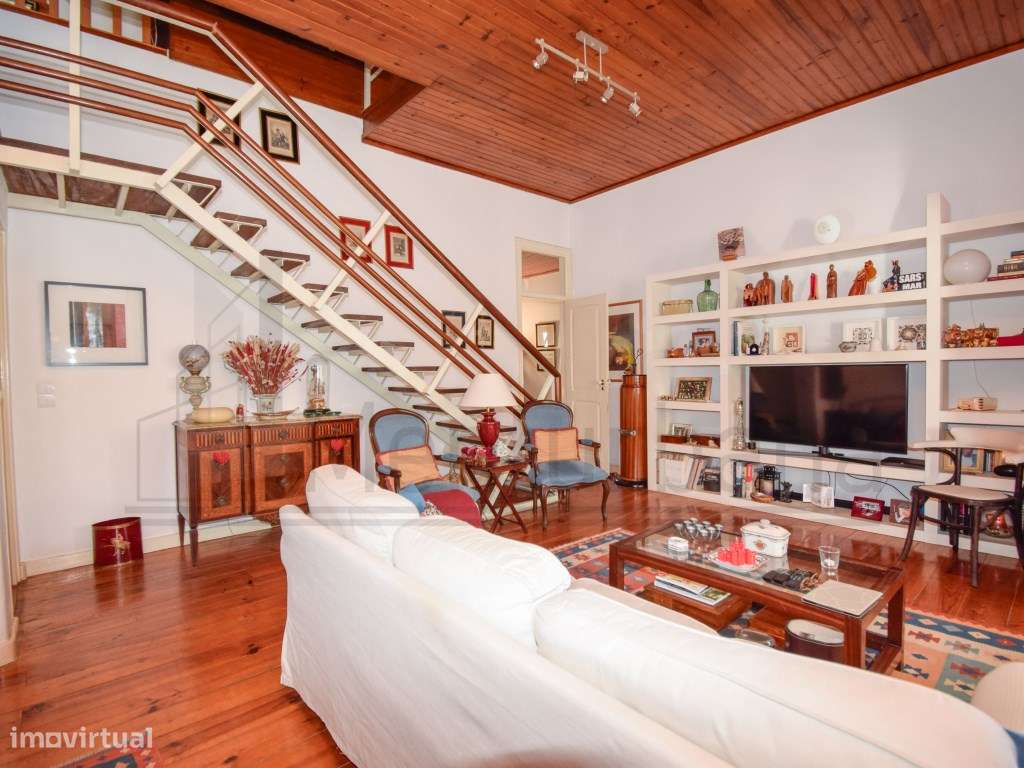 MORADIA INDEPENDENTE NO ESTORIL COM VISTA MAR-7