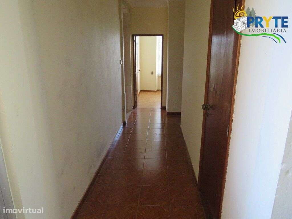 Moradia de tipologia T4 situada em Figueiró dos Vinhos-24