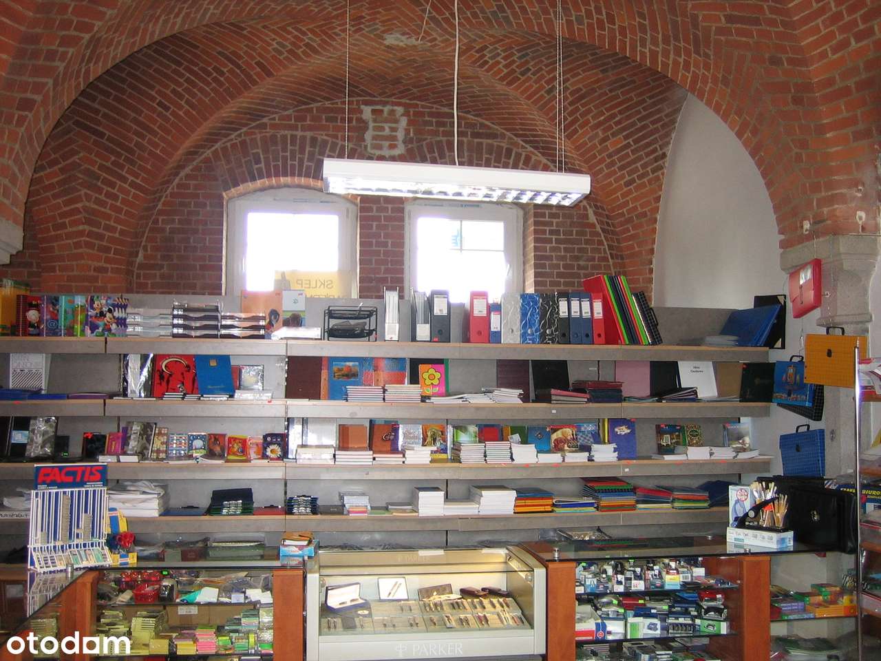 Wynajmę lokal z WITRYNĄ i PARKINGIEM przy ul Młyńskiej - 100m² - Pełny obrazek: 3/9