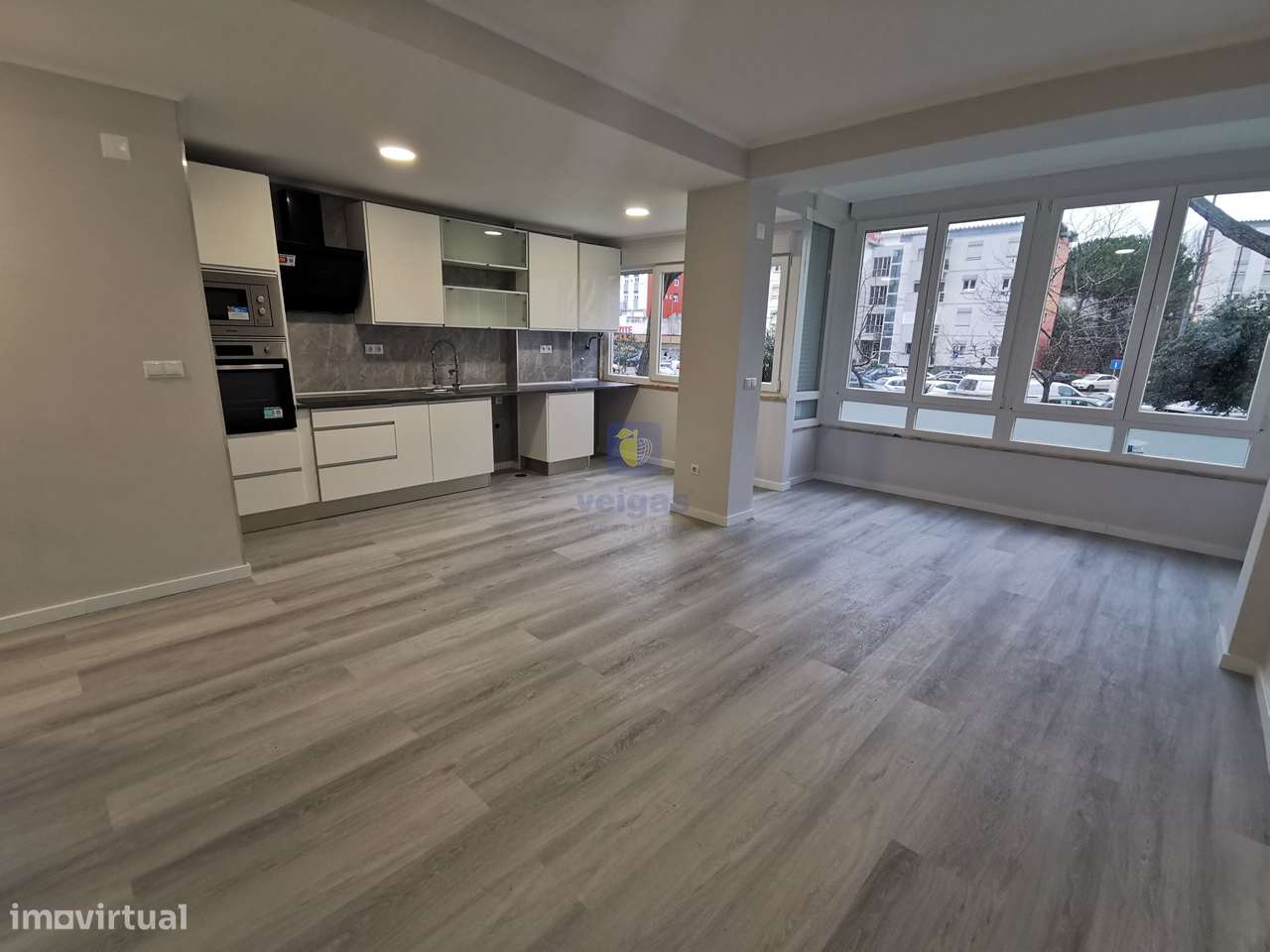 Oeiras T2  com 2 wcs  e Elevador Varanda e Arrecadação, com Boas áreas - Grande imagem: 3/29