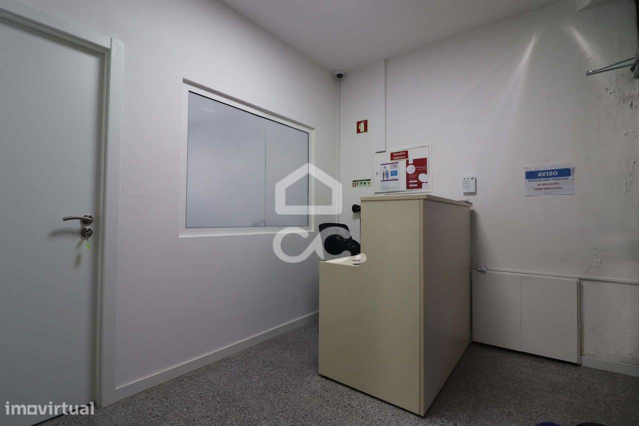 Espaço comercial remodelado  na Urbanização do Loreto!-7