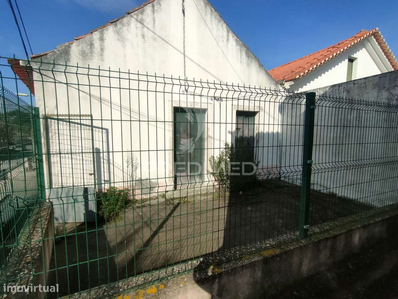 Moradia T2 para recuperar - Vila Moreira, Alcanena - Grande imagem: 5/16