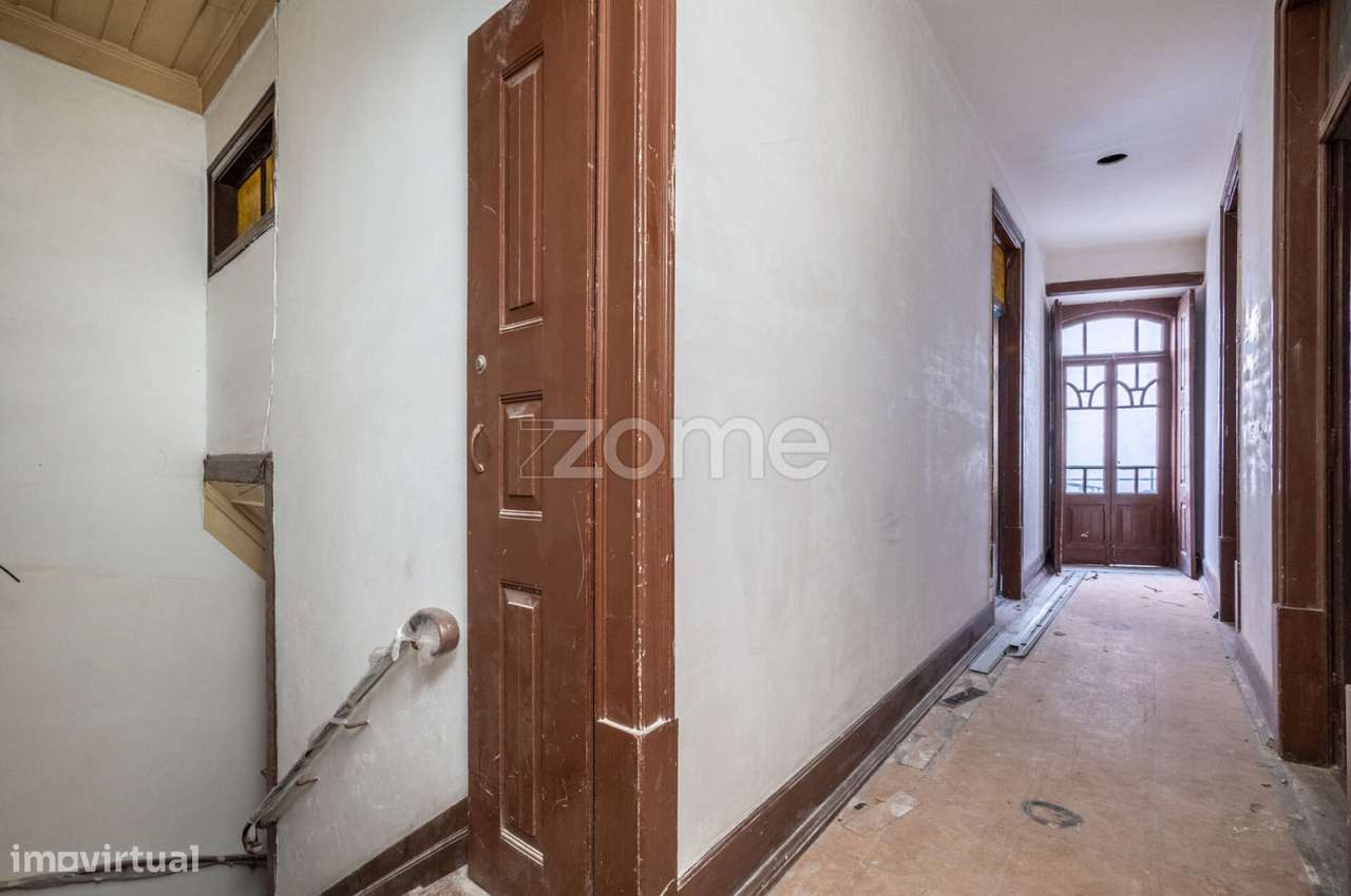 Prédio com grandes áreas no Centro de Leiria-22